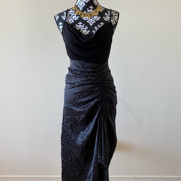 Skirt - Picture 3 of 4